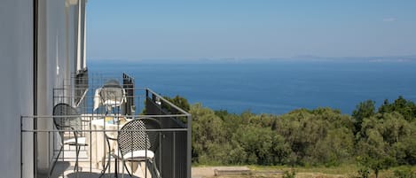 Superior kamer, uitzicht op zee | Uitzicht vanaf balkon