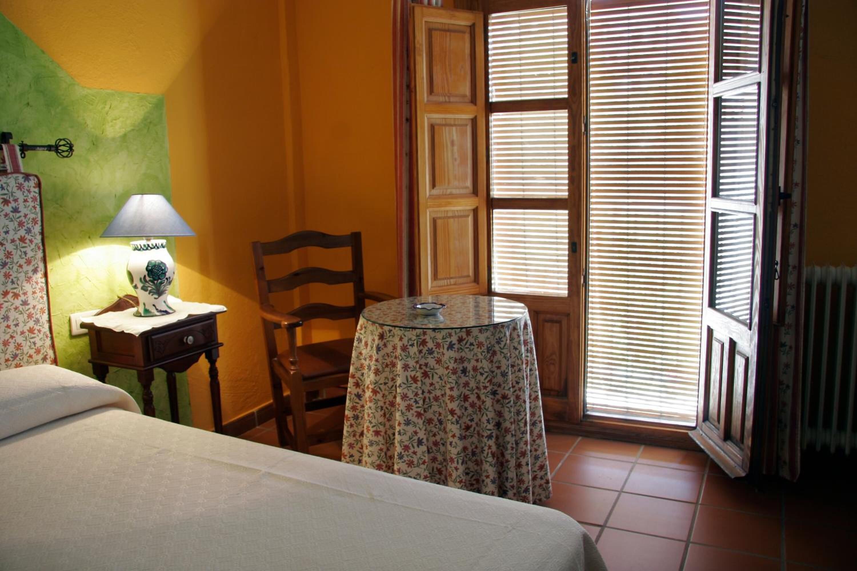 2 bedrooms, egyptian cotton sheets, down duvets, in-room safe