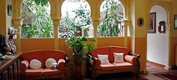 Sala de estar en el lobby