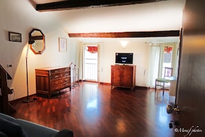 Apartment, 1 Bedroom, Kitchenette (4 pax) | Living room | 21-inch flat-screen TV with satellite channels, TV