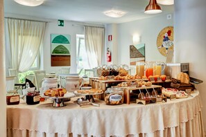 Breakfast buffet