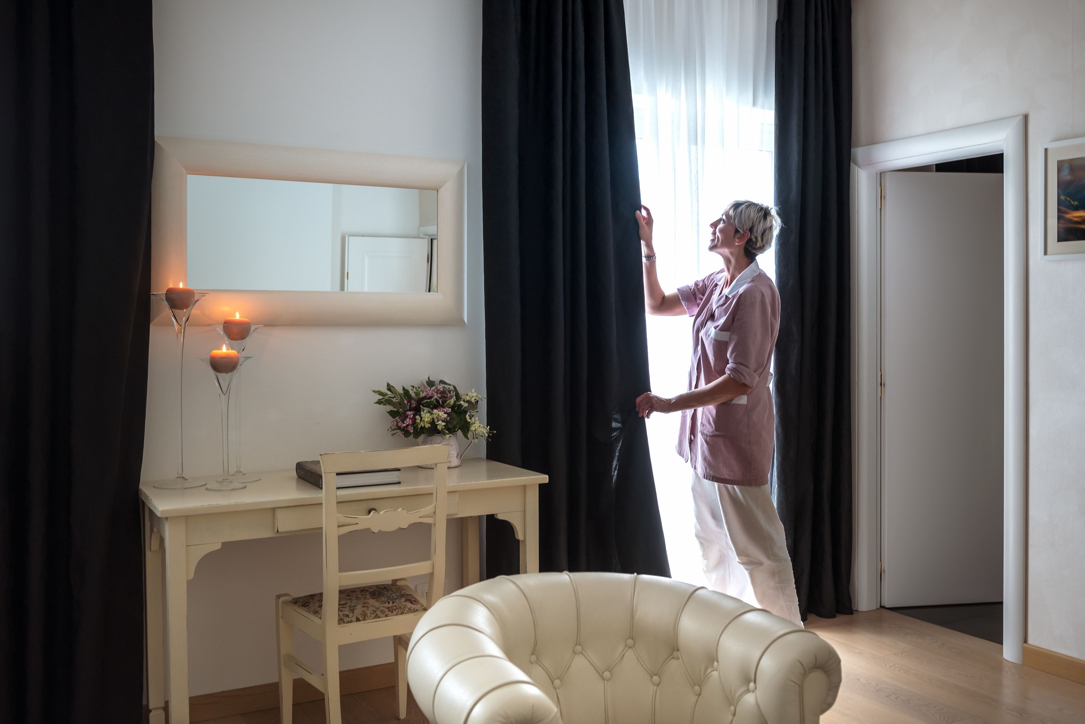 junior suite | 1 bedroom, premium bedding, down duvets, minibar