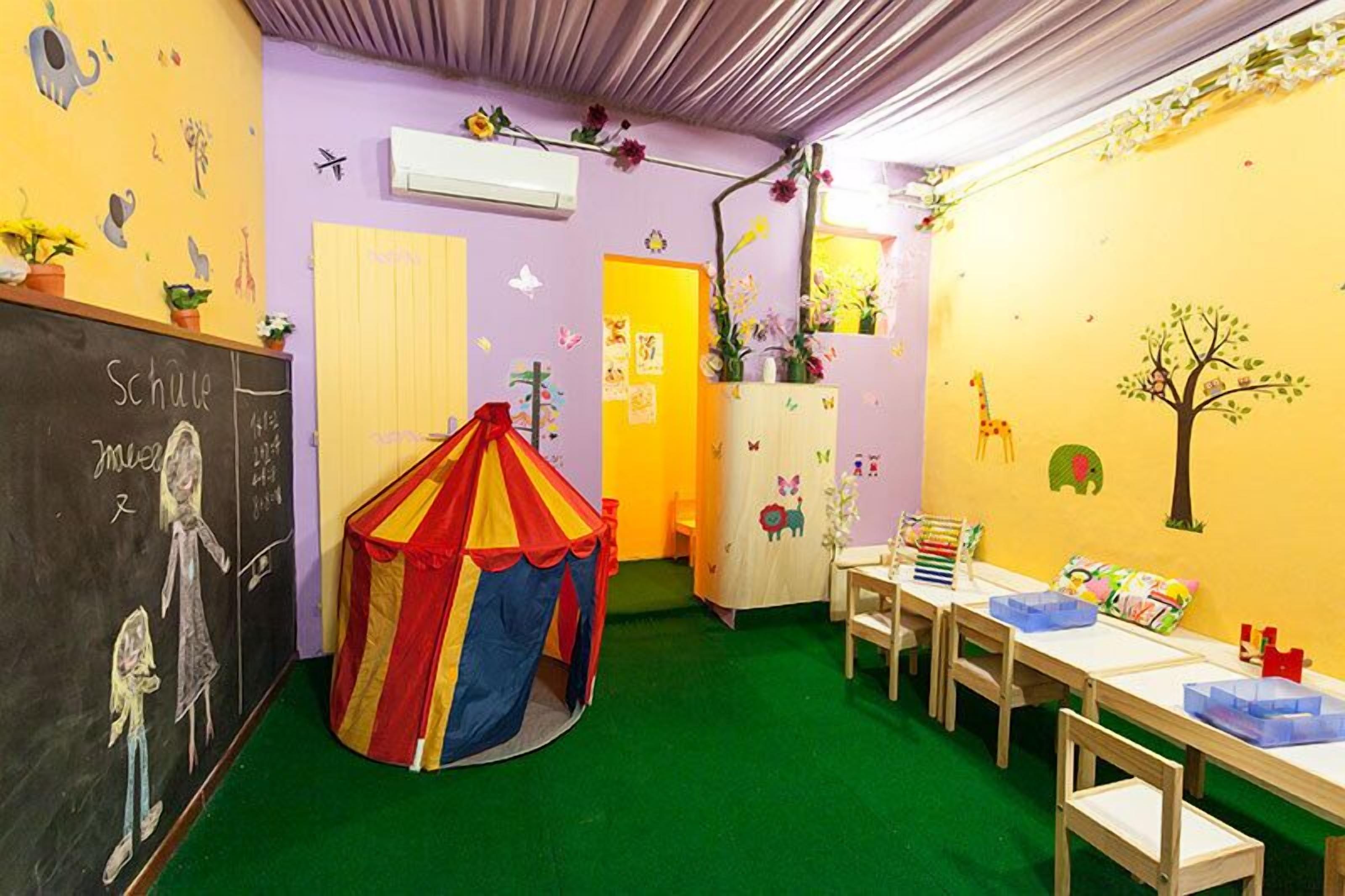 children’s play area – indoor