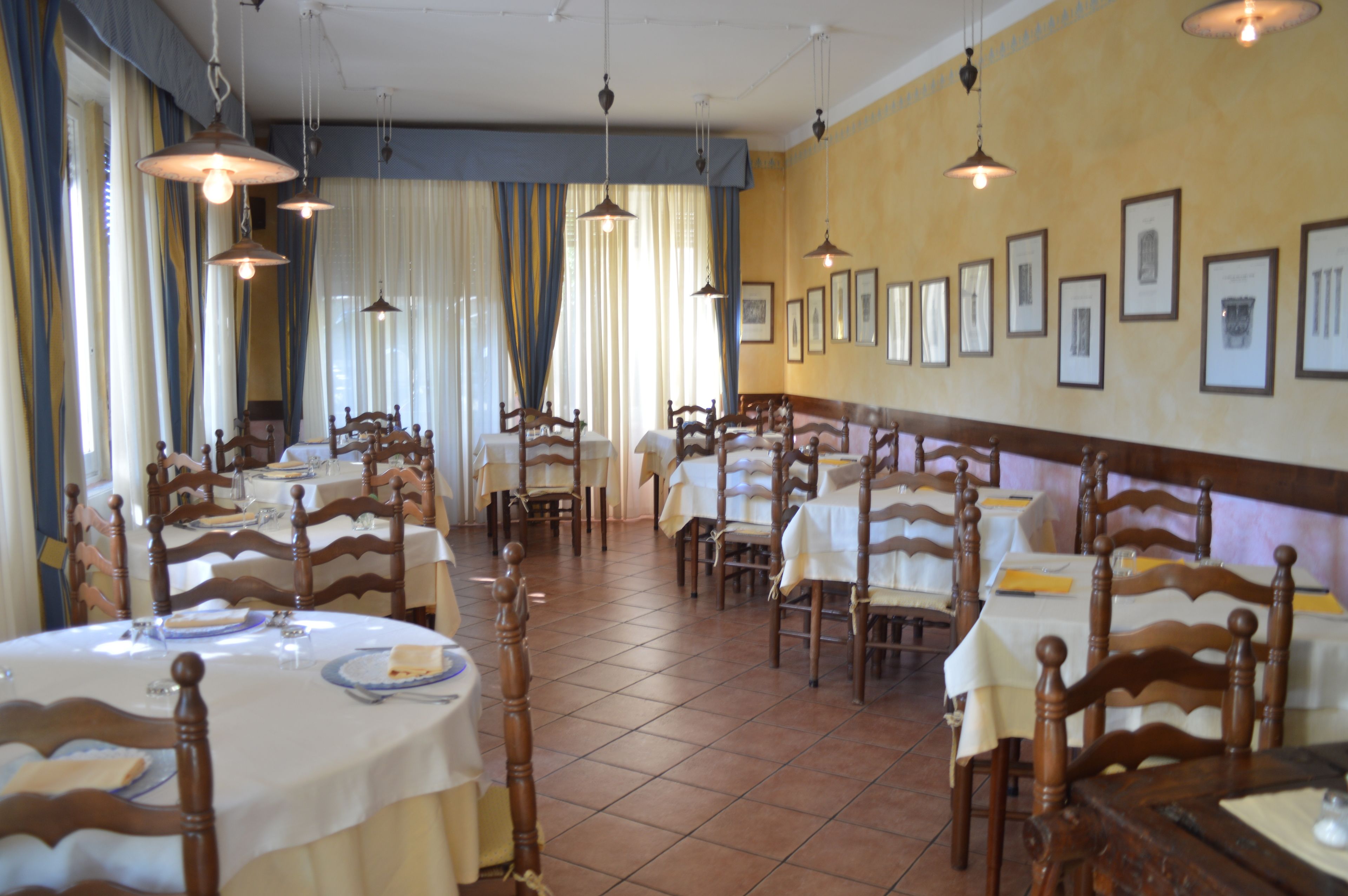 Se sirven almuerzos y cenas, cocina italiana