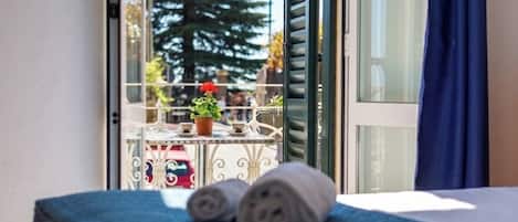 Standard-dobbeltværelse | Allergivenligt sengetøj, minibar, skrivebord