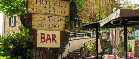 DĂźner et souper servis sur place, cuisine italienne