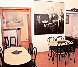 Free continental breakfast - Hotel Morlacchi (Perugia)