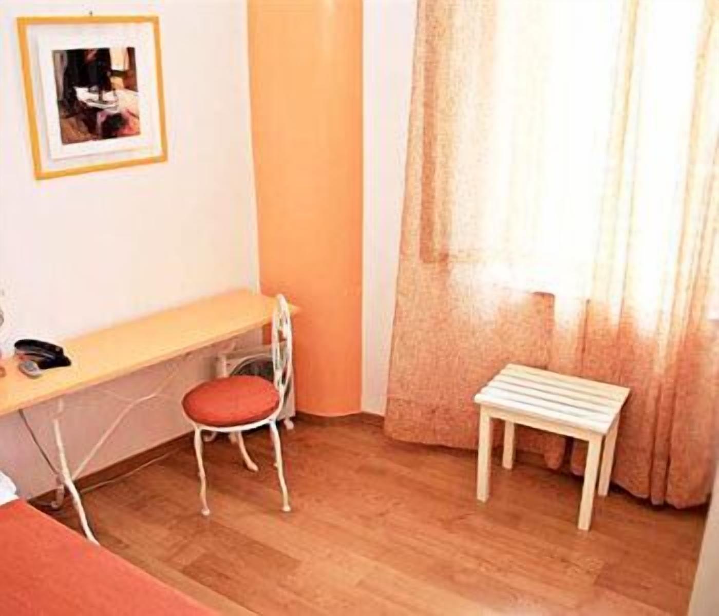 in-room business centre