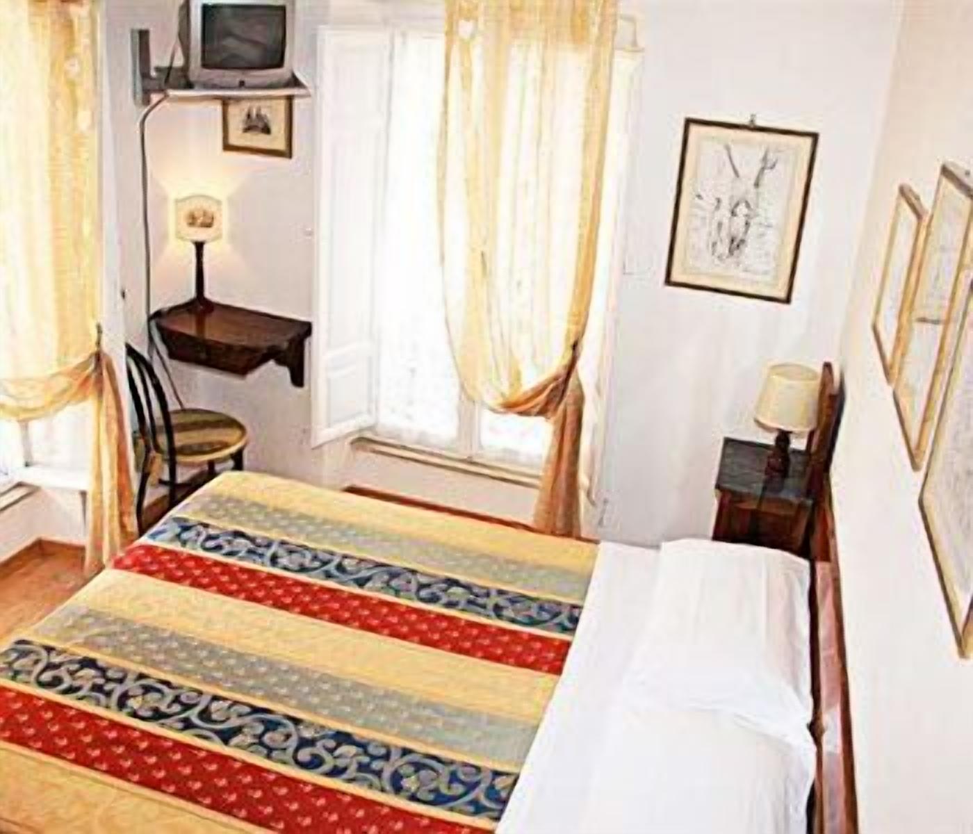 in-room safe, individually decorated, desk, cots/infant beds