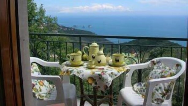 Unclassified image, 1 of 13, button - Villa Persico (Massa Lubrense)