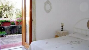 Unclassified image, 5 of 13, button - Villa Persico (Massa Lubrense)
