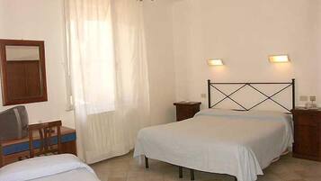 Quadruple Room | Free WiFi, bed sheets