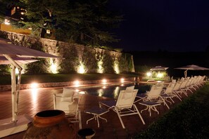 Una piscina al aire libre, piscina de entrenamiento