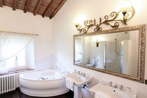 Jetted bathtub - Villa Poggio Bartoli (Vicchio)