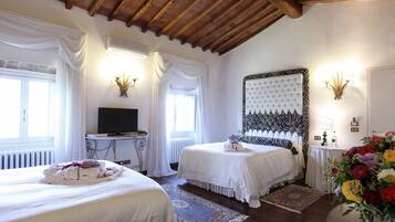 Suite familiare | Biancheria da letto di alta qualità, copriletto in piuma