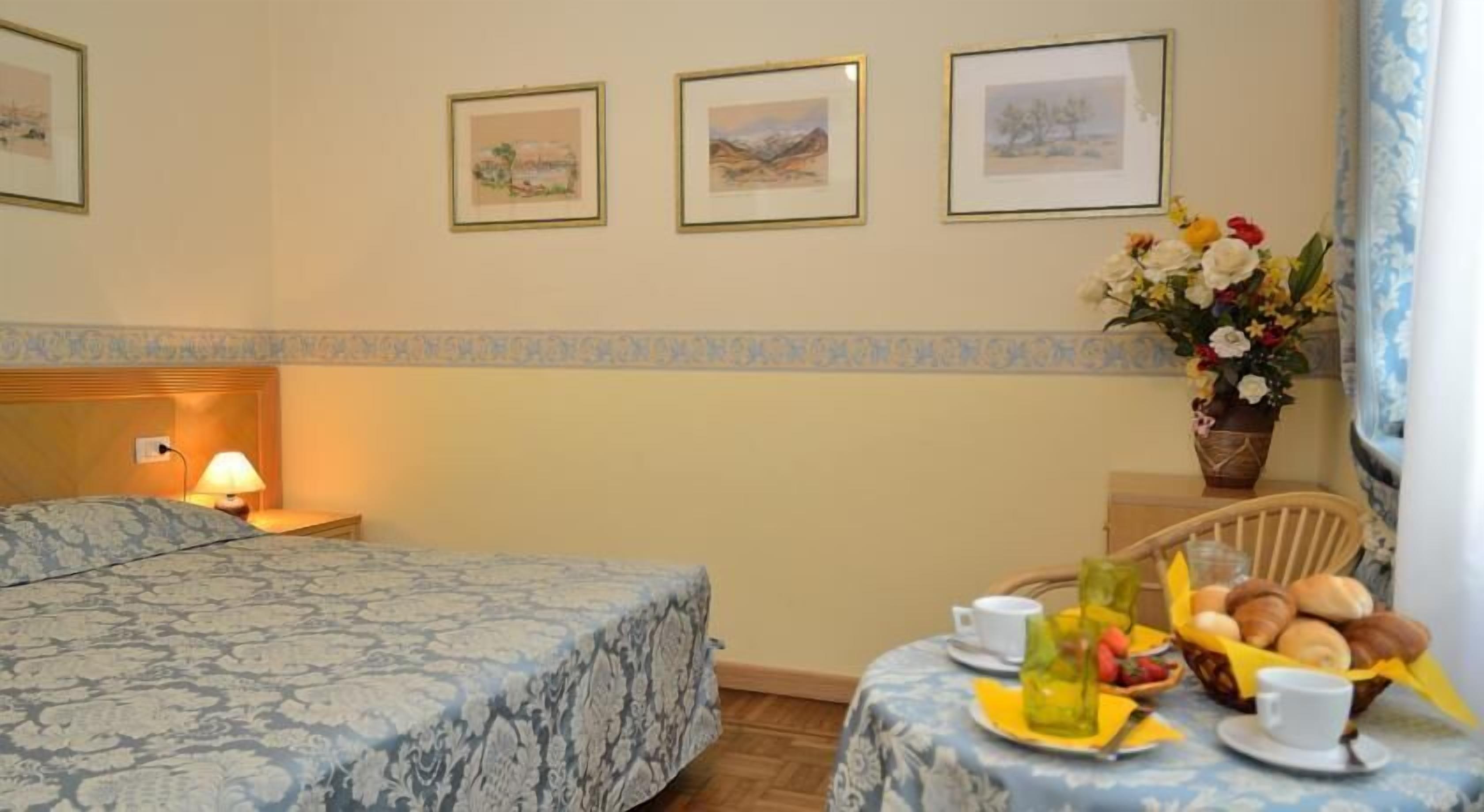 Minibar, in-room safe, free WiFi, bed sheets