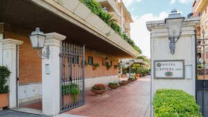 Property entrance - Capital Inn (Rome)