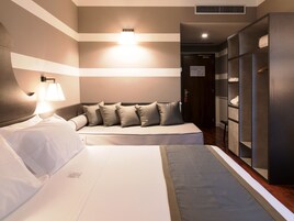 Hypo-allergenic bedding, down comforters, Select Comfort beds, minibar