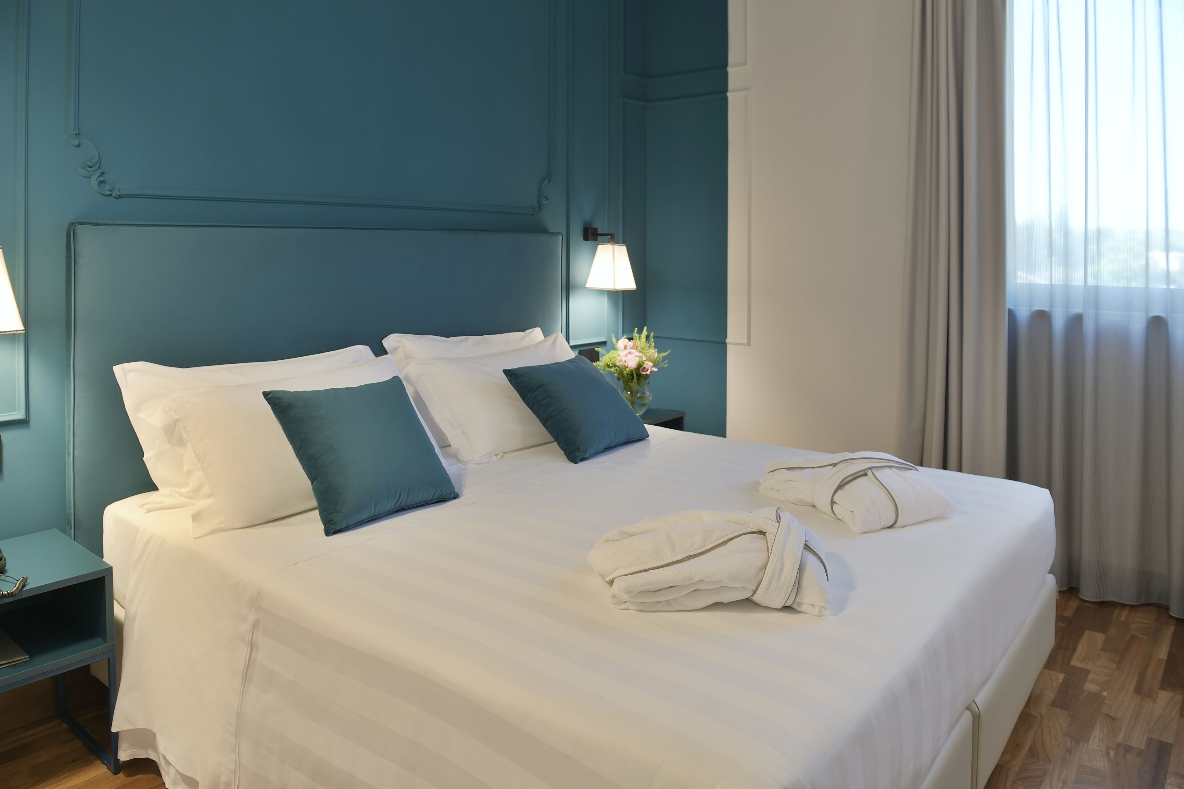 1 bedroom, hypo-allergenic bedding, down duvets, select comfort beds