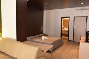 In-room safe, cots/infant beds, rollaway beds, wheelchair access - Grand Eurhotel (Montesilvano)