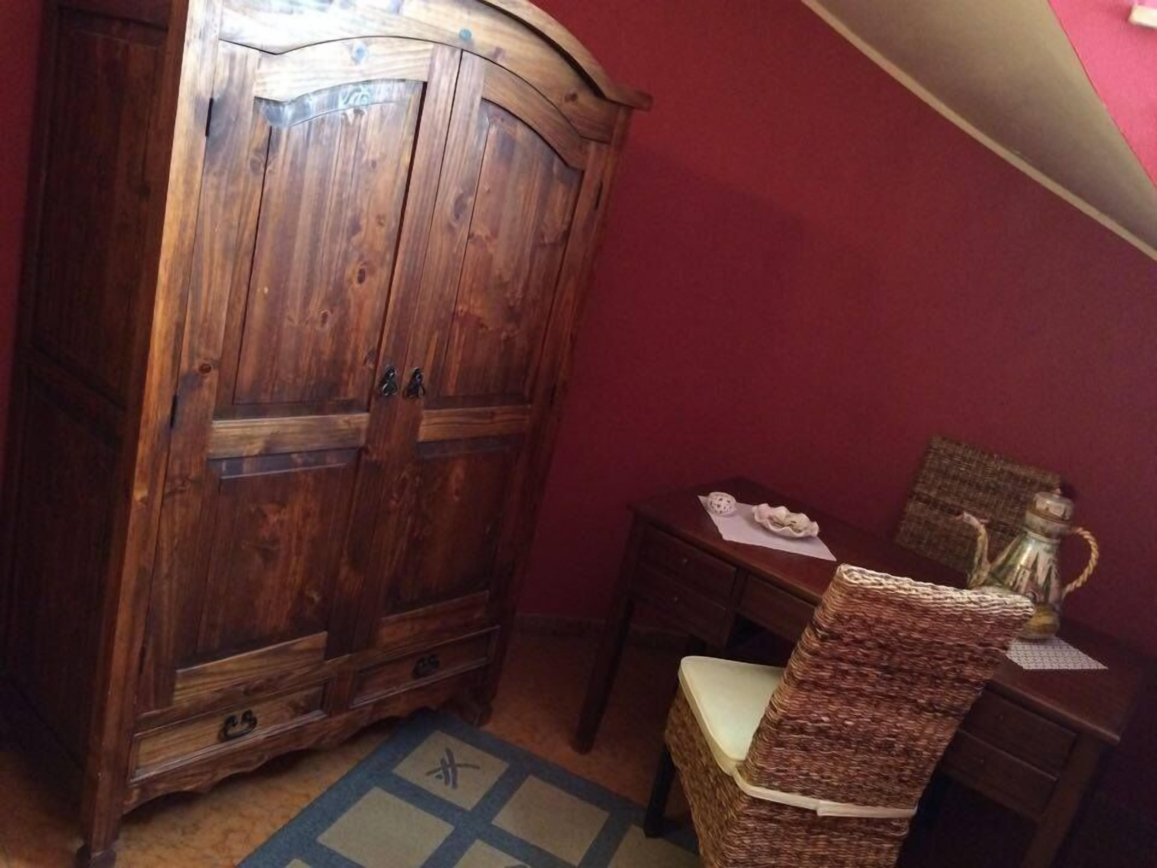 minibar, desk, free cots/infant beds, free wifi