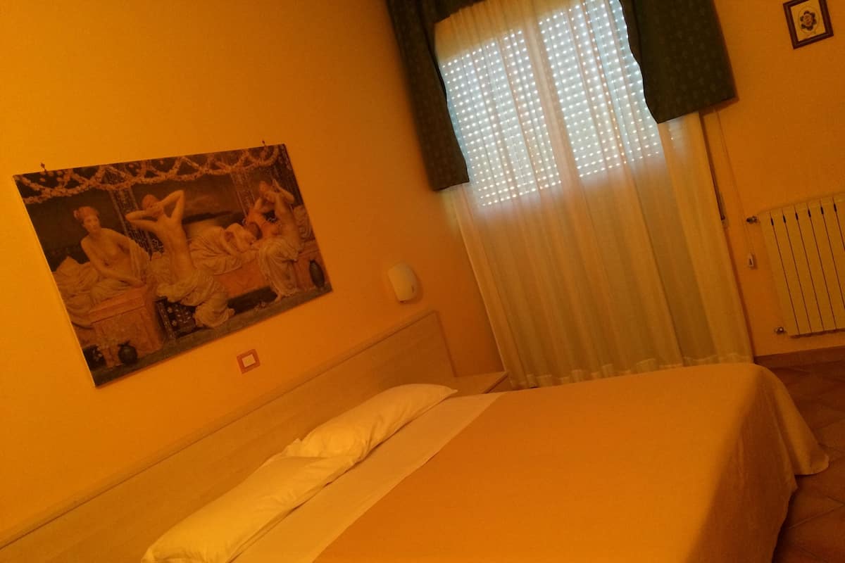 minibar, desk, free cots/infant beds, free wifi