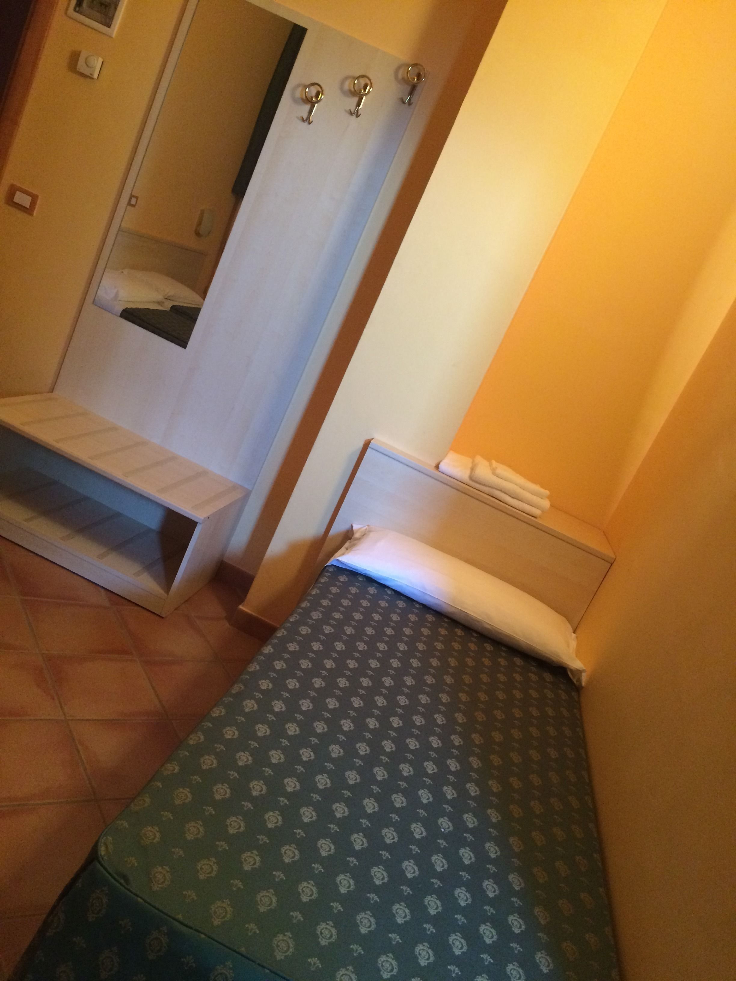 triple room | minibar, desk, free cots/infant beds, free wifi