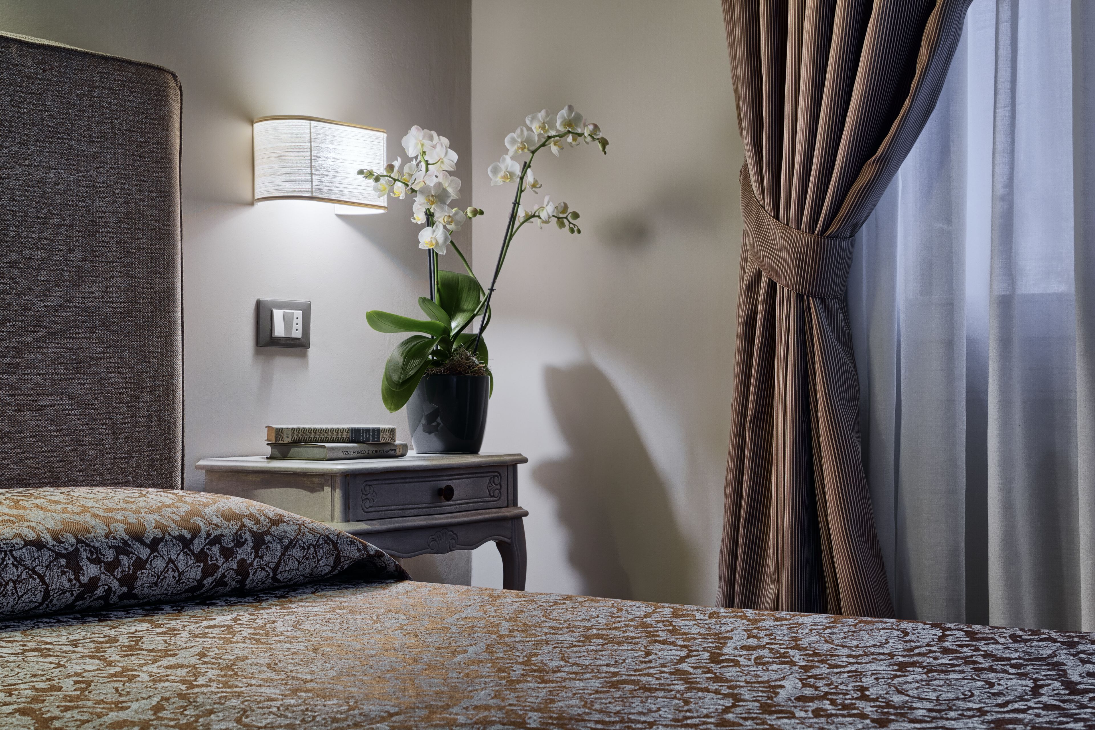 comfort double room | in-room safe, desk, laptop workspace, soundproofing