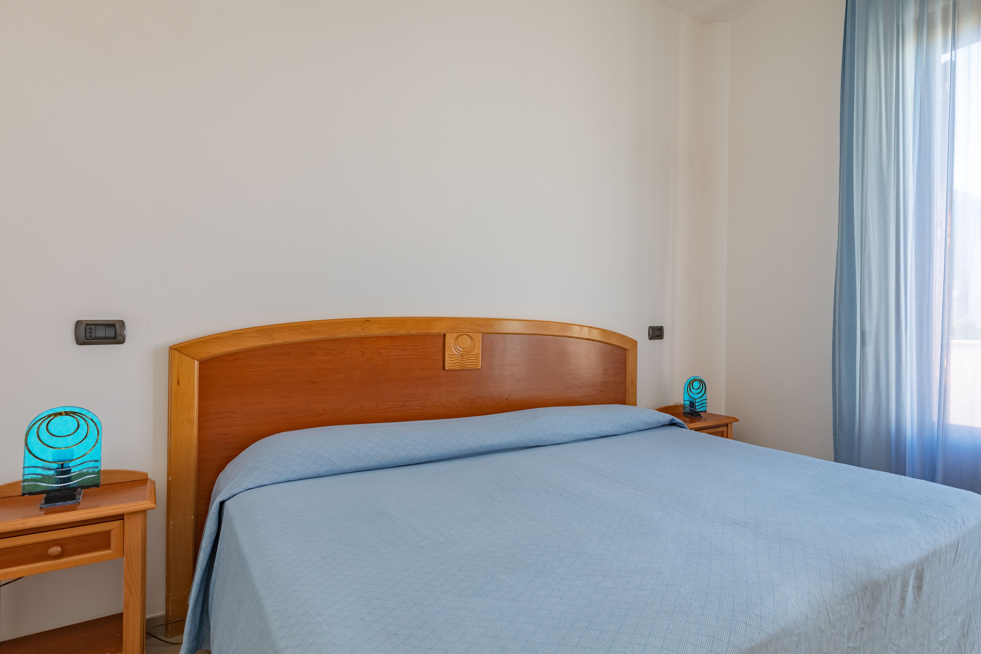 double room | frette italian sheets, pillow-top beds, minibar, in-room safe