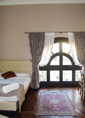 Desk, blackout curtains, free WiFi, bed sheets - Soggiorno La Cupola (Florence)