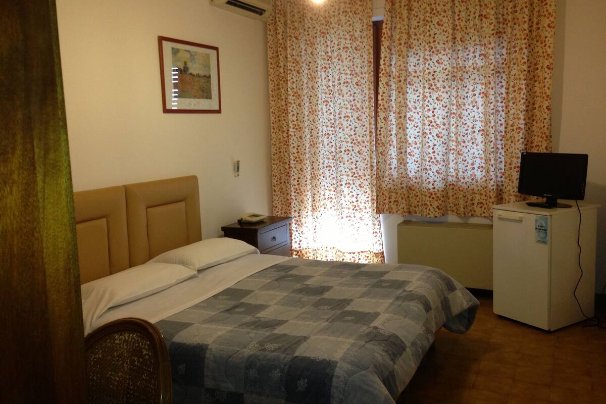 Economy Single Room