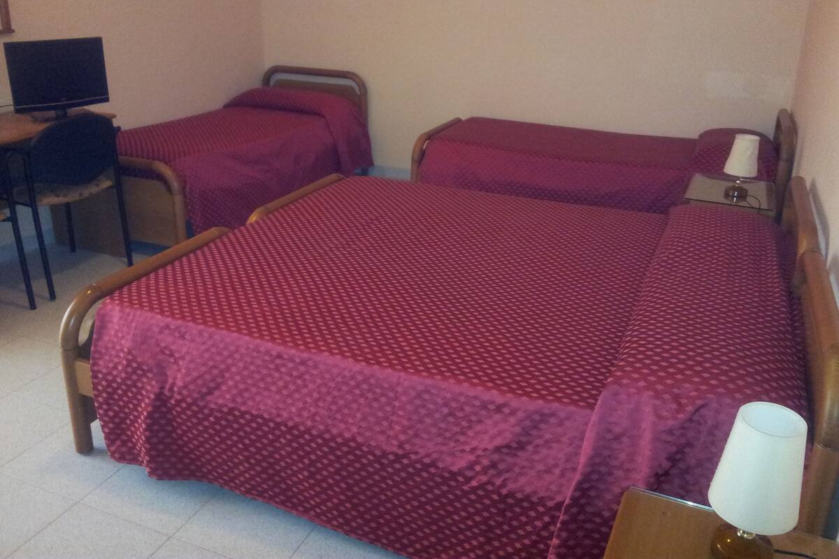 Premium bedding, pillowtop beds, minibar, in-room safe