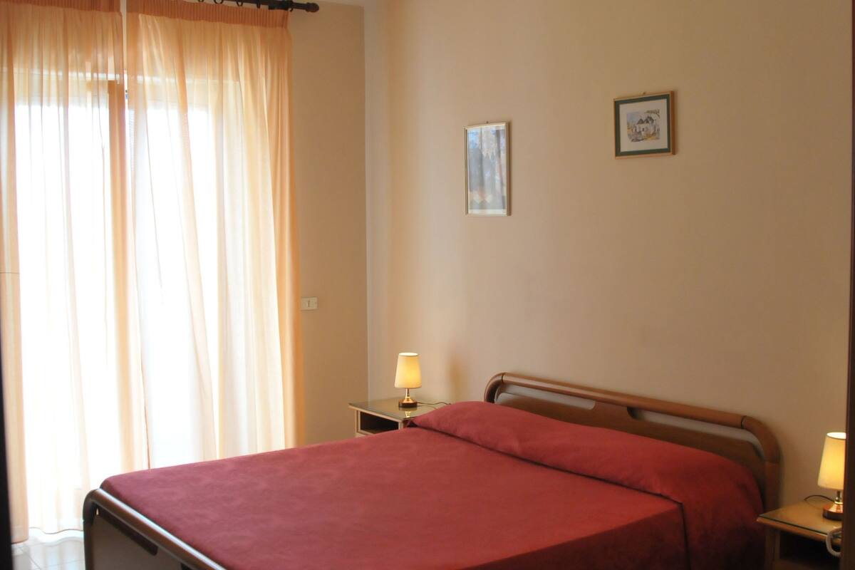 premium bedding, pillow-top beds, minibar, in-room safe