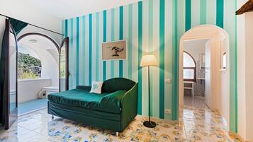 Club Condo | 1 bedroom, hypo-allergenic bedding, WiFi, bed sheets