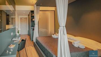 Superior-Zimmer, 1 Doppelbett, Balkon, Meerseite | Schreibtisch, kostenloses WLAN, Bettwäsche, Rollstuhlgeeignet