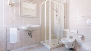 Double Room | Bathroom | Shower, free toiletries, hair dryer, bathrobes