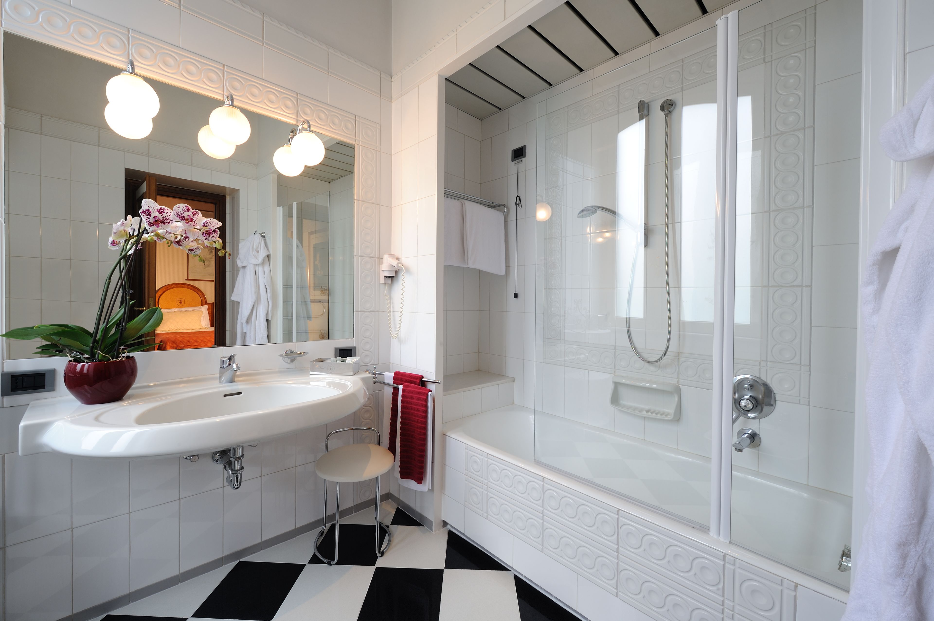 standard double or twin room | bathroom | free toiletries, hair dryer, towels