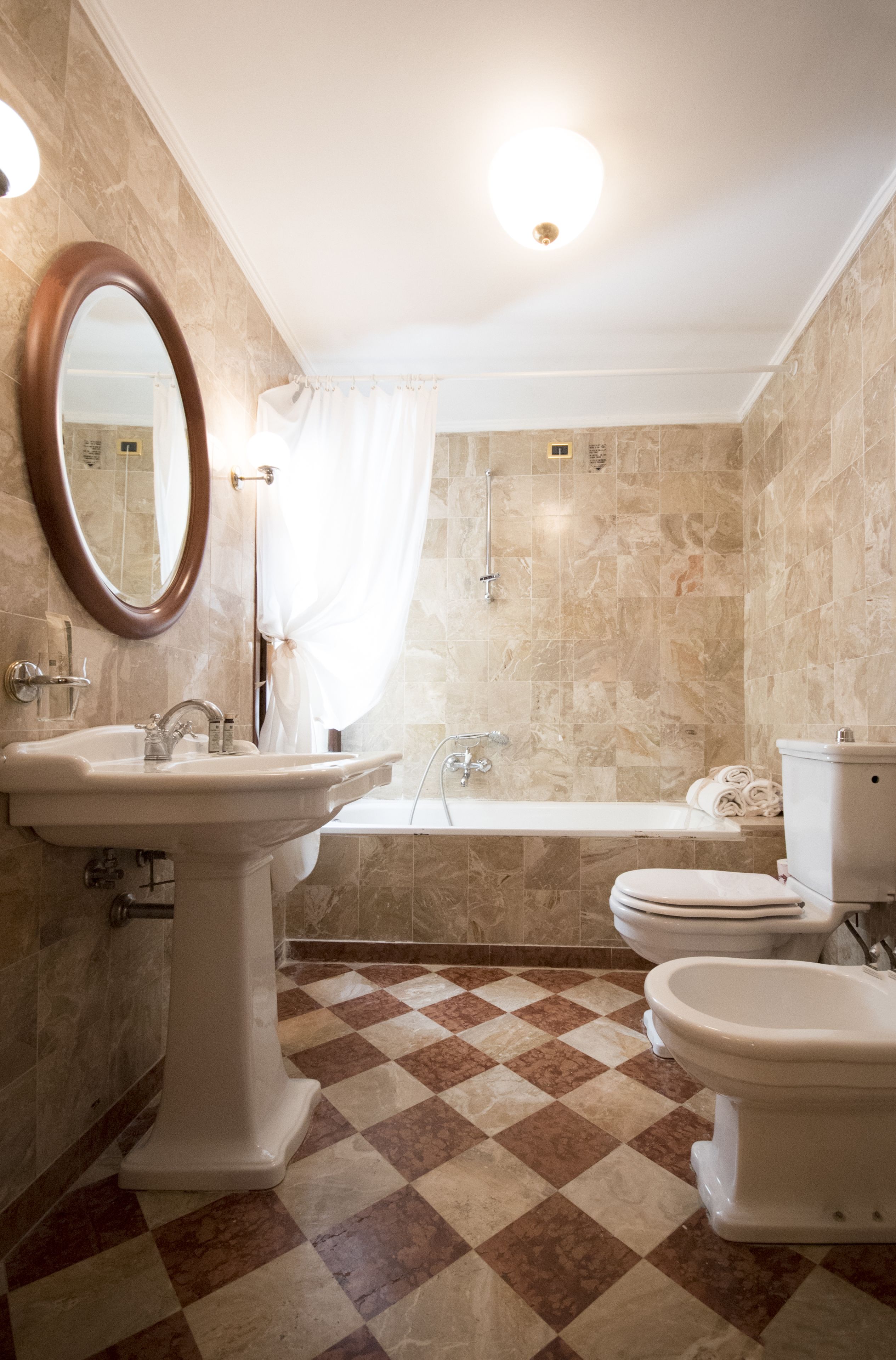 classic double or twin room | minibar, in-room safe, free wifi, bed sheets