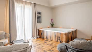 Suite – deluxe, 1 kingsize-seng, badstue, bakgårdsutsikt | Terrasse/patio