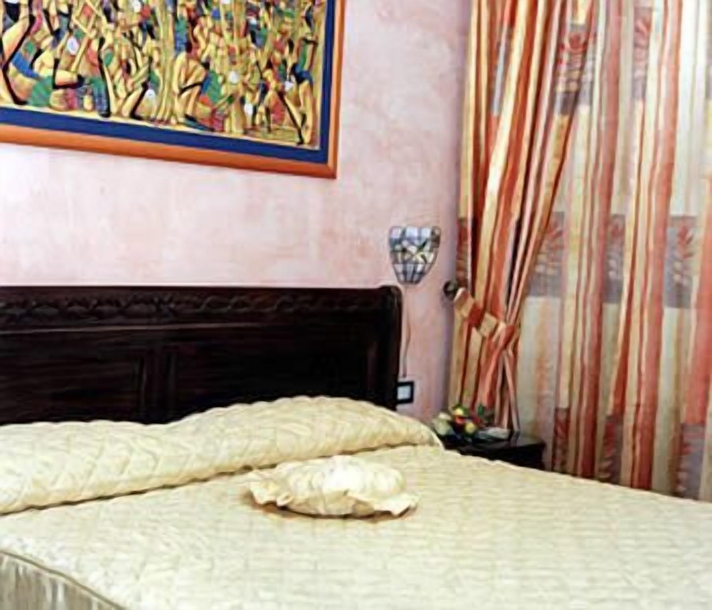 standard double or twin room | 1 bedroom, frette italian sheets, in-room safe, desk
