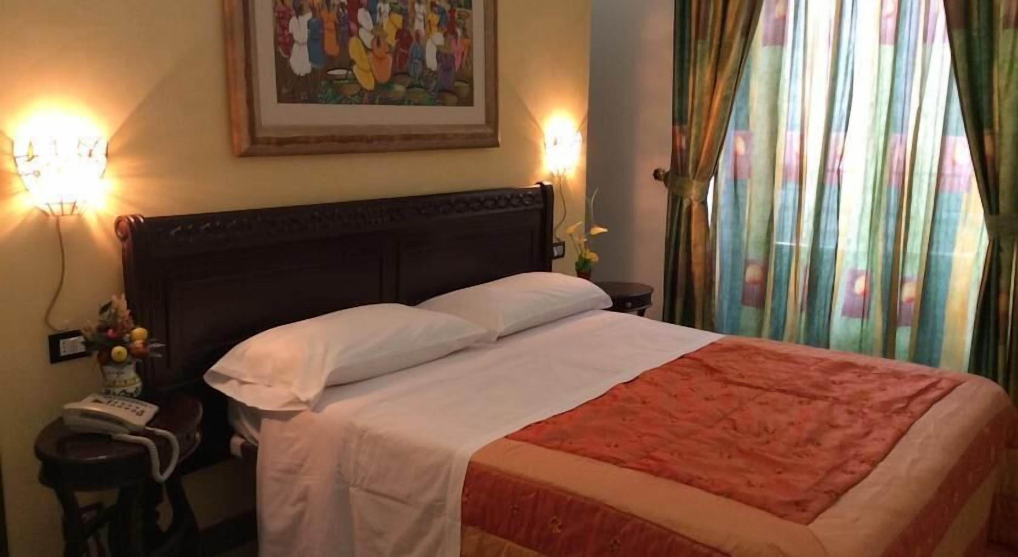 standard double or twin room | 1 bedroom, frette italian sheets, in-room safe, desk