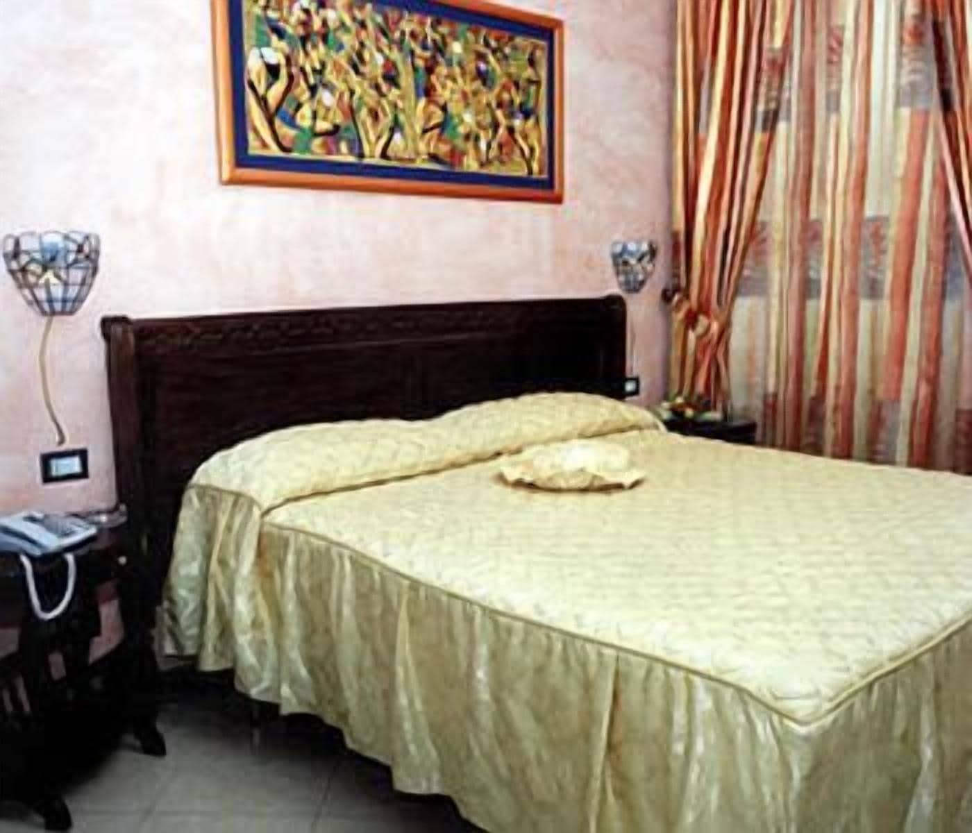 standard double or twin room | 1 bedroom, frette italian sheets, in-room safe, desk