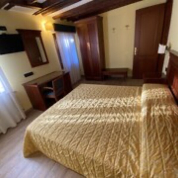 In-room safe, desk, free WiFi, bed sheets