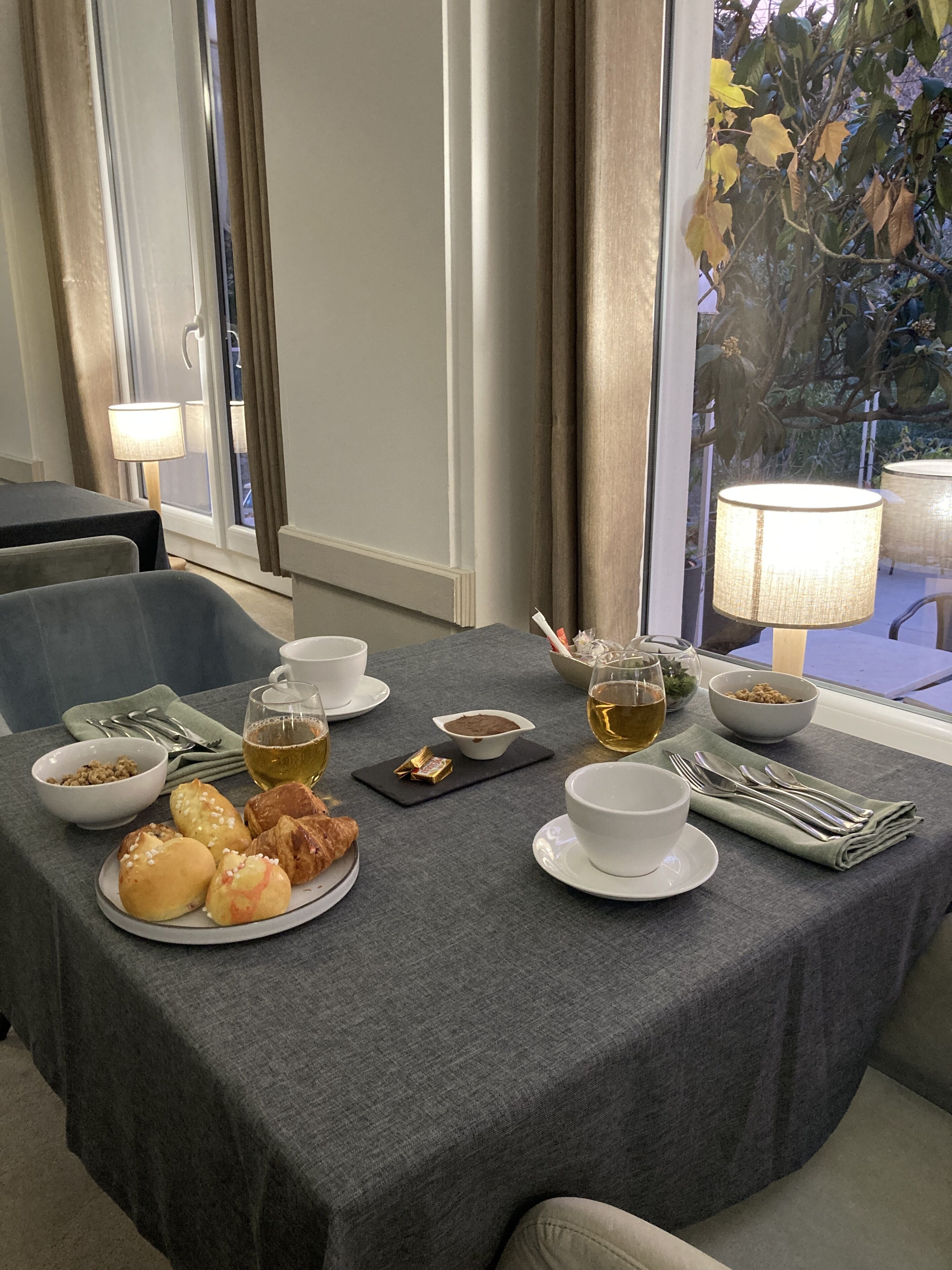 daily buffet breakfast (eur 18 per person)