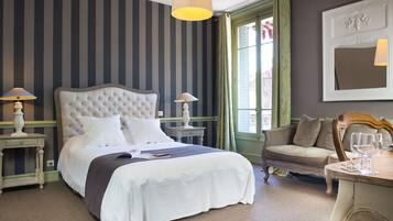 Chambre Double Deluxe | Minibar, coffres-forts dans les chambres, bureau, chambres insonorisées