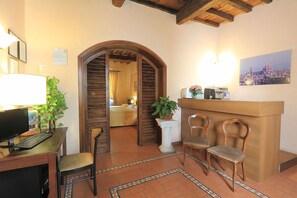 Interior - Katti House (Florence)