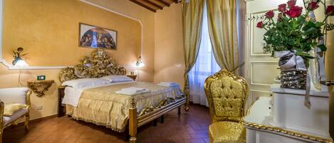 Double Room, 1 Queen Bed, Ensuite | In-room safe, desk, soundproofing, rollaway beds