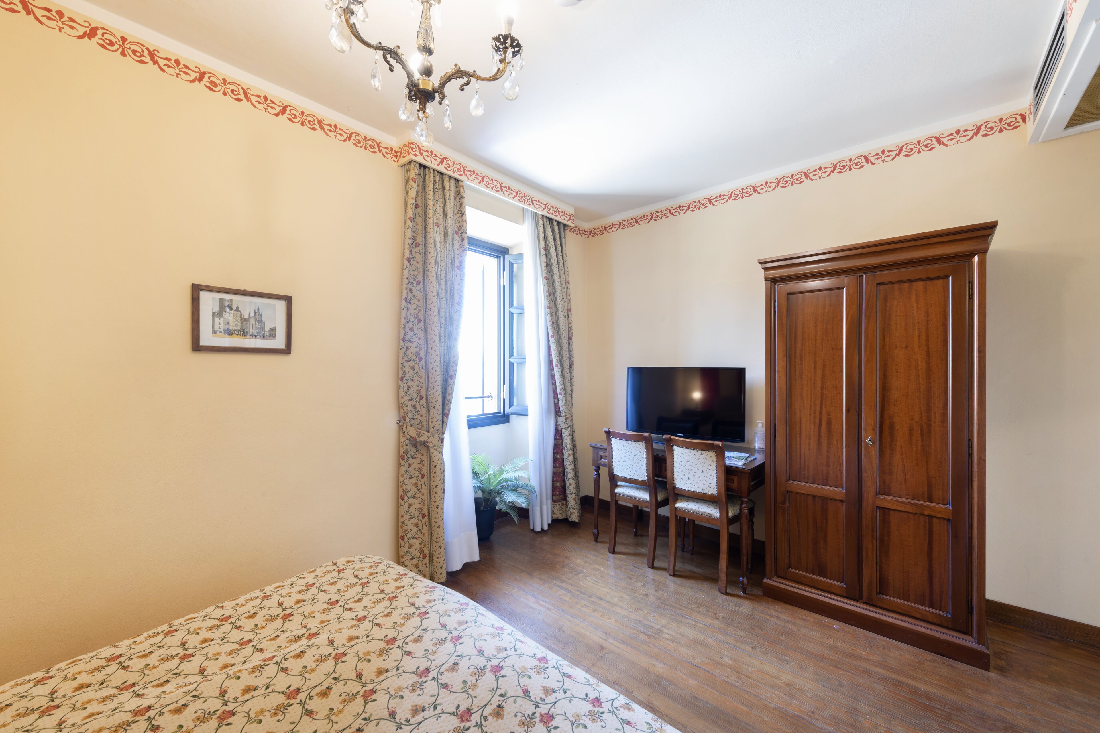 double room, lake view, annex building (no pool access) | minibar, in-room safe, desk, cots/infant beds