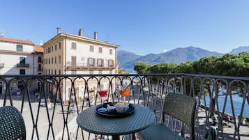 Kahden hengen huone, terassi, järvinäköala | Näkymä parvekkeelta