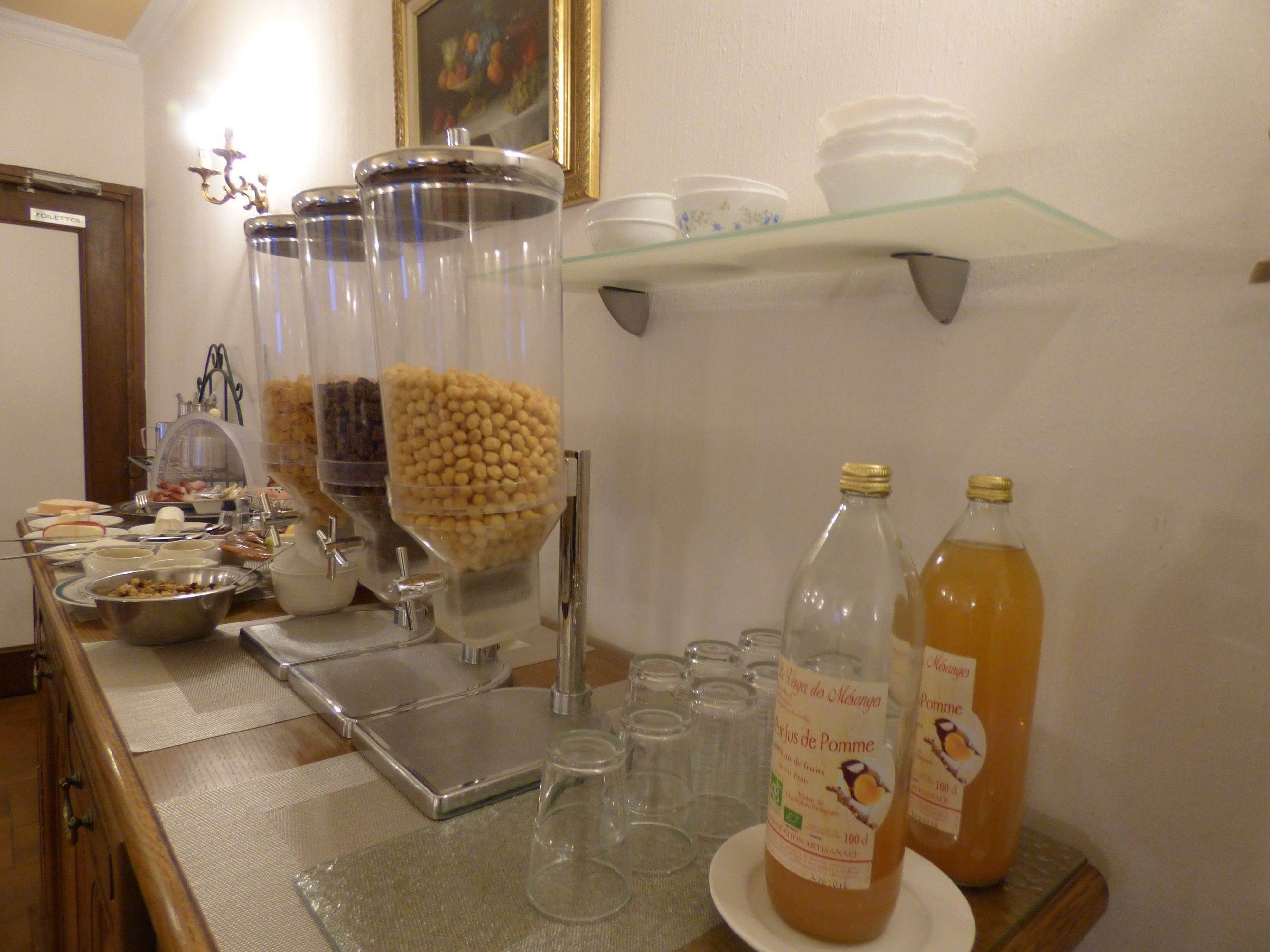 daily buffet breakfast (eur 9 per person)